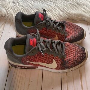 Nike Air Max Sequent 2 shoes size 9.5